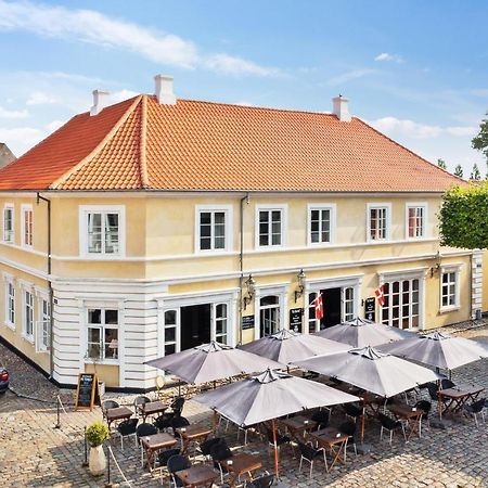 Hotel Pa Torvet Эрёскёбинг Экстерьер фото